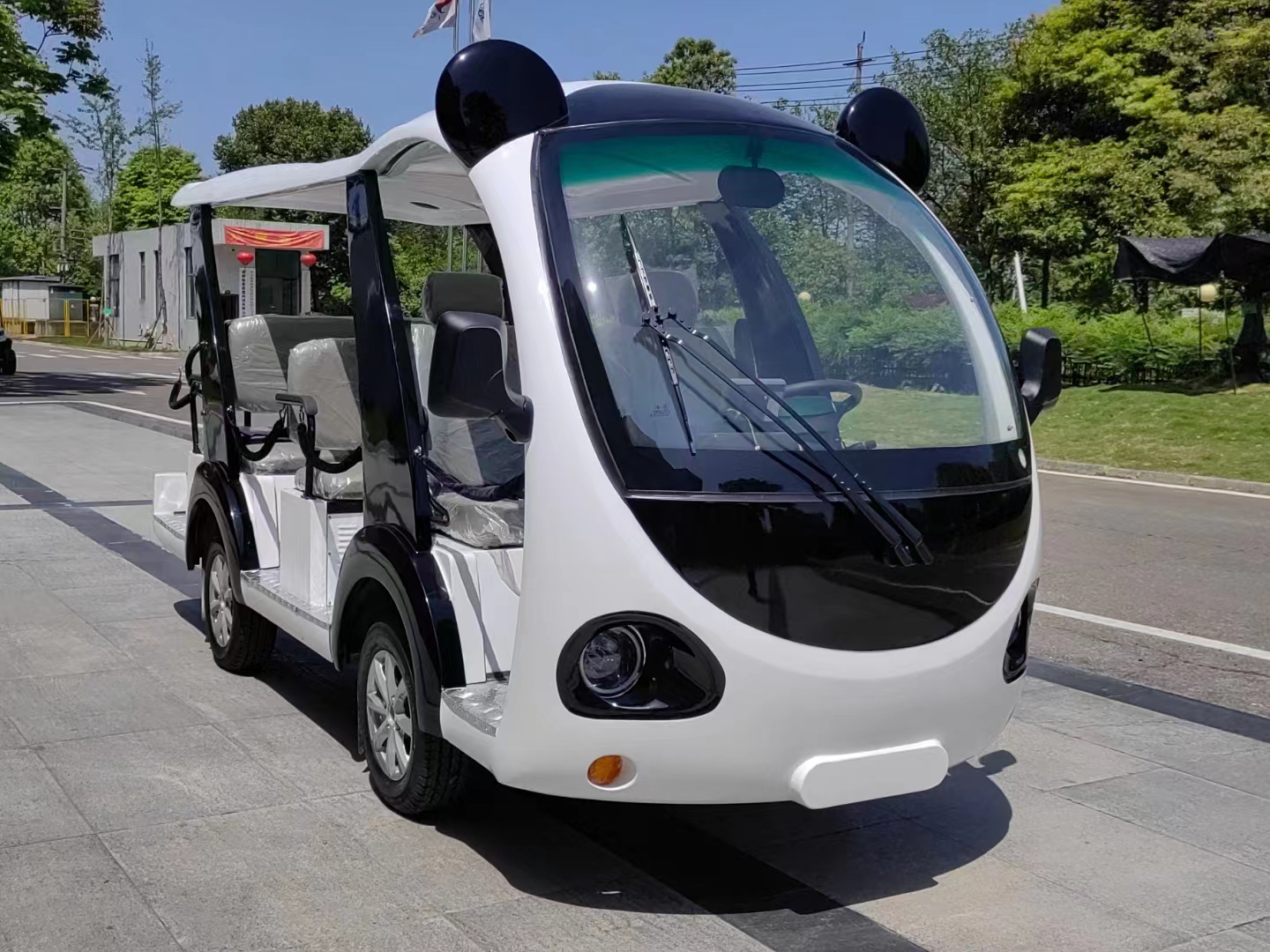 道达新能源摆渡车，为成都大熊猫基地添新绿